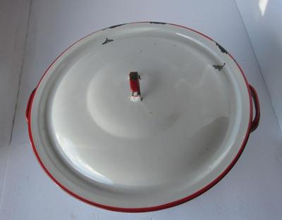 Old Grantieware Measuring Bowl and Large Covered Pot