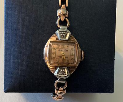 Vintage GRUEN Veri-Thin Switzerland 10K Gold Filled LaPetite Ladies watch
