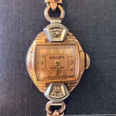 Vintage GRUEN Veri-Thin Switzerland 10K Gold Filled LaPetite Ladies watch