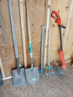 YARD TOOLS AND ELECTRIC TRIMMER