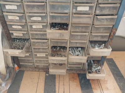 ORGANIZER AND HARDWARE