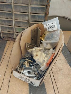 ORGANIZER AND HARDWARE