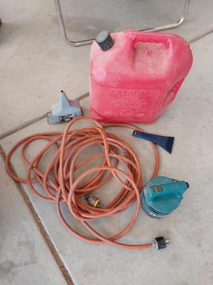 GASCAN-EXTENSION HOSE-FUNNEL AND CAR LIGHT