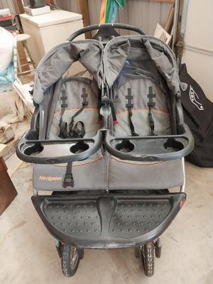 NAVIGATOR TWO SEAT STROLLER WITH COVER