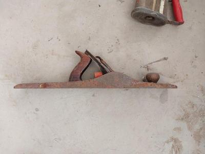 VINTAGE WOOD LEIGHS AND SPRAYER