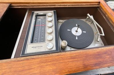Vintage Magnavox Stereo System