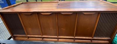 Vintage Magnavox Stereo System
