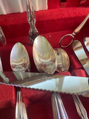 A WONDERFUL BOX OF FLATWARE THAT INCLUDES A NICE VARIETY OF ITEMS FOR YOUR BIDDING PLEASURE!