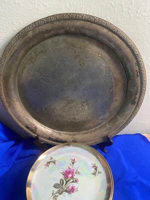 A WONDERFUL BOX OF FLATWARE THAT INCLUDES A NICE VARIETY OF ITEMS FOR YOUR BIDDING PLEASURE!