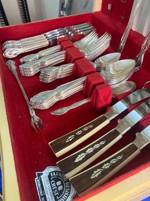 A WONDERFUL BOX OF FLATWARE THAT INCLUDES A NICE VARIETY OF ITEMS FOR YOUR BIDDING PLEASURE!