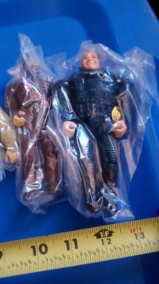 LOT 5 - FIVE DUNE FIGURES