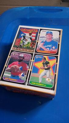 LOT 20 - BOX OF DONRUSS 1987 BASEBALL CARDS