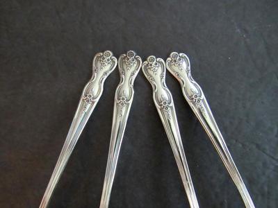 Vintage Wm Rogers Extra Plate 4 Pc Serving Set, Magnolia Pattern