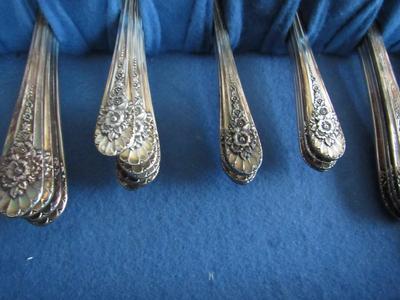 Vintage Wm Rogers Silverplate Flatware Set, Jubilee Pattern, In Case