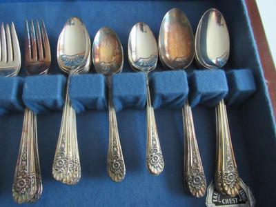 Vintage Wm Rogers Silverplate Flatware Set, Jubilee Pattern, In Case