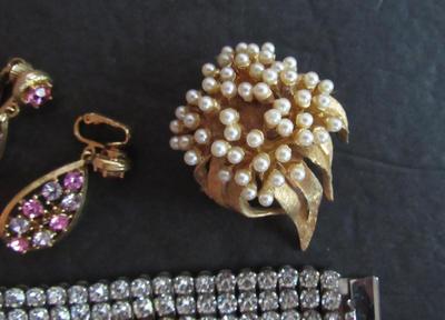 Vintage Rhinestone Jewelry Lot, Brooches, Earrings, Bracelet