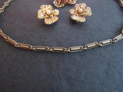 Vintage Goldtone Costume Jewelry Lot, Sarah Coventry Earrings, Brooch, Necklace