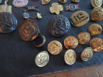 Large Lot of Vintage Military Buttons, Pins, Etc