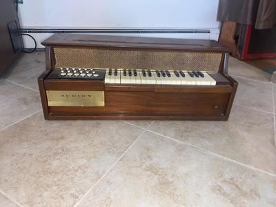 ADORABLE AUDION TABLE TOP ORGAN