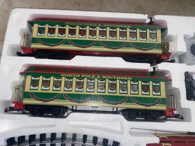 SUPER SIZED BACHMAN BIG HAULER CHRISTMAS TRAIN AND MOVIES