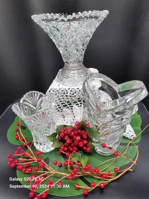 3 Crystal vases