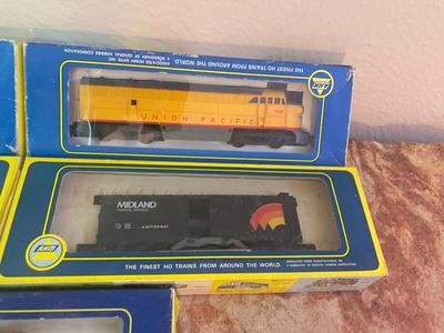 AHM TRAIN CARS IN ORIGINAL BOXES