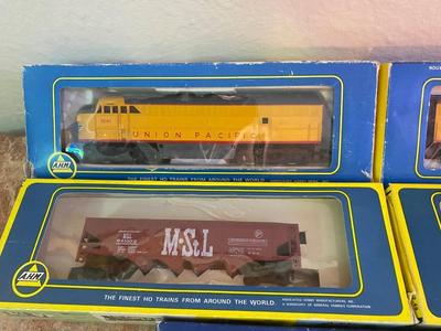 AHM TRAIN CARS IN ORIGINAL BOXES