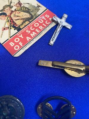 BOY SCOUTS CARD & PIN, BELT BUCKLES, TIE CLIPS, MILITARY MEDAL AND MORE