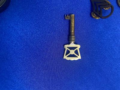 BOY SCOUTS CARD & PIN, BELT BUCKLES, TIE CLIPS, MILITARY MEDAL AND MORE