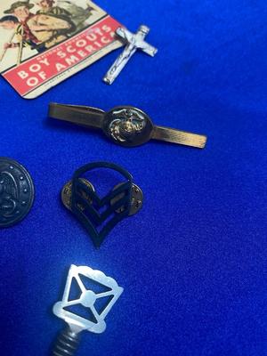 BOY SCOUTS CARD & PIN, BELT BUCKLES, TIE CLIPS, MILITARY MEDAL AND MORE