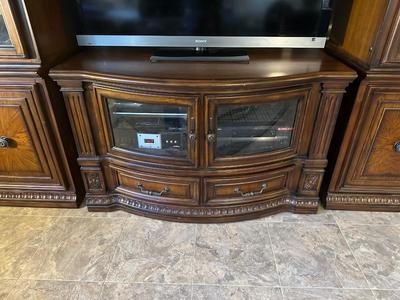 STUNNING FAIRMONT DESIGNS ENTERTAINMENT CENTER