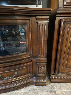 STUNNING FAIRMONT DESIGNS ENTERTAINMENT CENTER