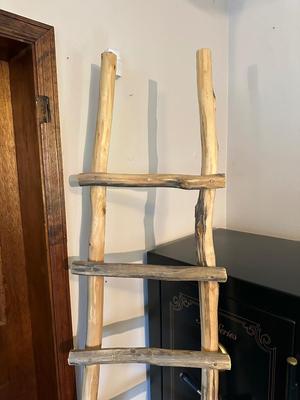 BLANKET LADDER