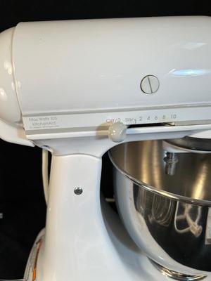 Lot 1. KitchenAid Mixer