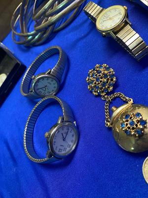A BOX OF GOOD WATCHES AND OTHER JEWELRY