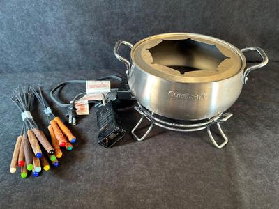 Lot 13. Cuisinart Electric Fondue Pot