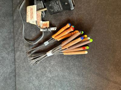 Lot 13. Cuisinart Electric Fondue Pot