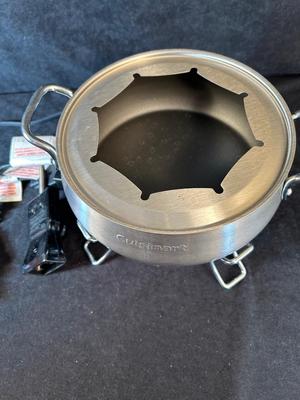 Lot 13. Cuisinart Electric Fondue Pot