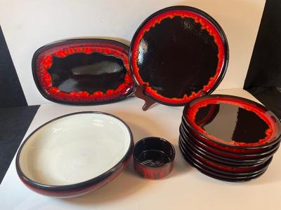 Lot 15 Handarbeit Pottery Serving Pieces