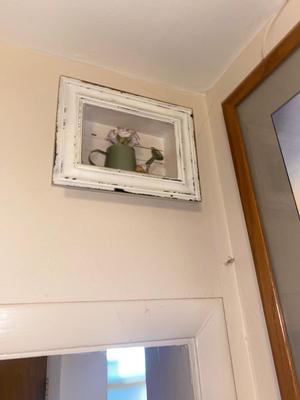ALL THE WALL HANGINGS PICTURED