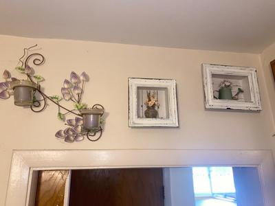 ALL THE WALL HANGINGS PICTURED