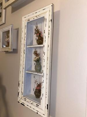 ALL THE WALL HANGINGS PICTURED
