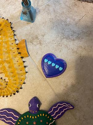 TROPICAL FISH, A TURTLE AND HEARTS FOR THE WALLS