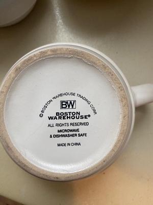 NICE BOSTON WAREHOUSE COFFEE/SOUP CUPS AND COOL DECORATIVE POT