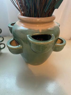 NICE BOSTON WAREHOUSE COFFEE/SOUP CUPS AND COOL DECORATIVE POT