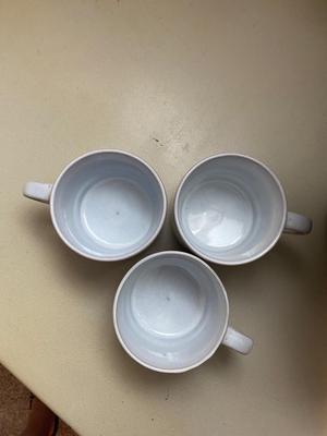 NICE BOSTON WAREHOUSE COFFEE/SOUP CUPS AND COOL DECORATIVE POT