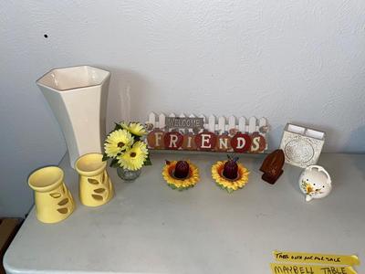 SUNFLOWERS AND DAISIES TO DECORATE