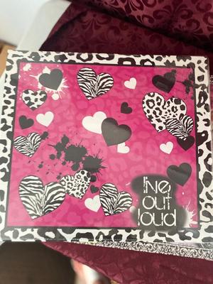 PICTURE FRAMES-SCRAP BOOKS AND VASES