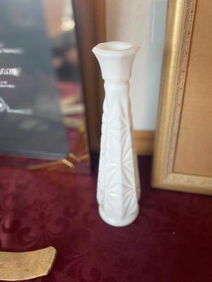 PICTURE FRAMES-SCRAP BOOKS AND VASES