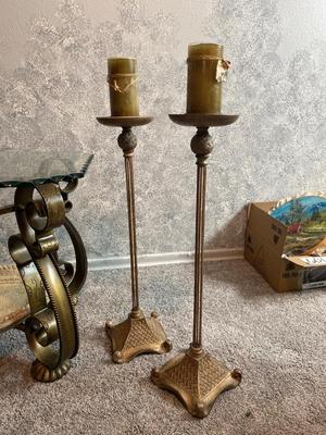 BEAUTIFUL GLASS STONE AND IRON END TABLE WITH FLOOR STANDING CANDLE HOLDERS